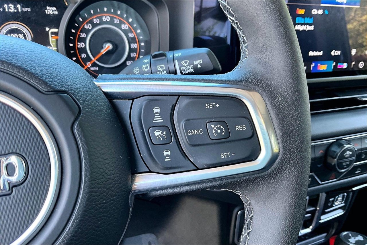 Certified 2026 Jeep Wrangler Unlimited Sahara AWD/4WD image 28
