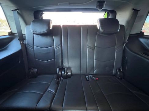 Used 2020 Cadillac Escalade Luxury AWD/4WD image 14