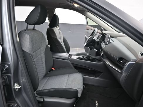 Certified 2023 Nissan Rogue SV FWD image 22