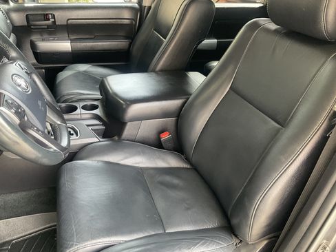 Used 2018 Toyota Sequoia TRD Sport AWD/4WD image 29