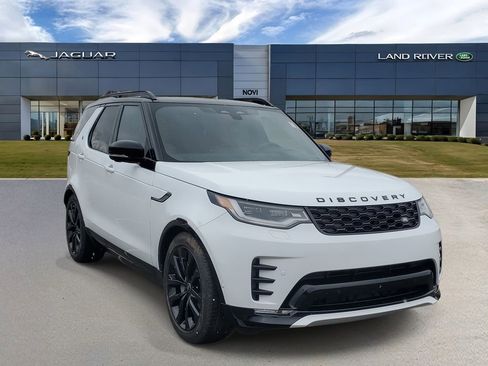 New 2026 Land Rover Discovery Dynamic SE image 4