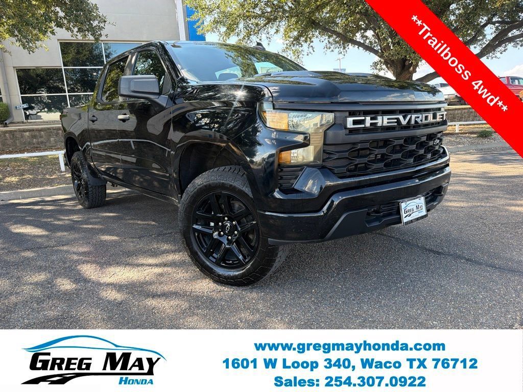 Used 2024 Chevrolet Silverado 1500 Custom Trail Boss w/ Turbomax Blackout Package AWD/4WD image 1