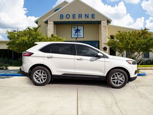 Used 2024 Ford Edge SEL w/ Convenience Package image 6