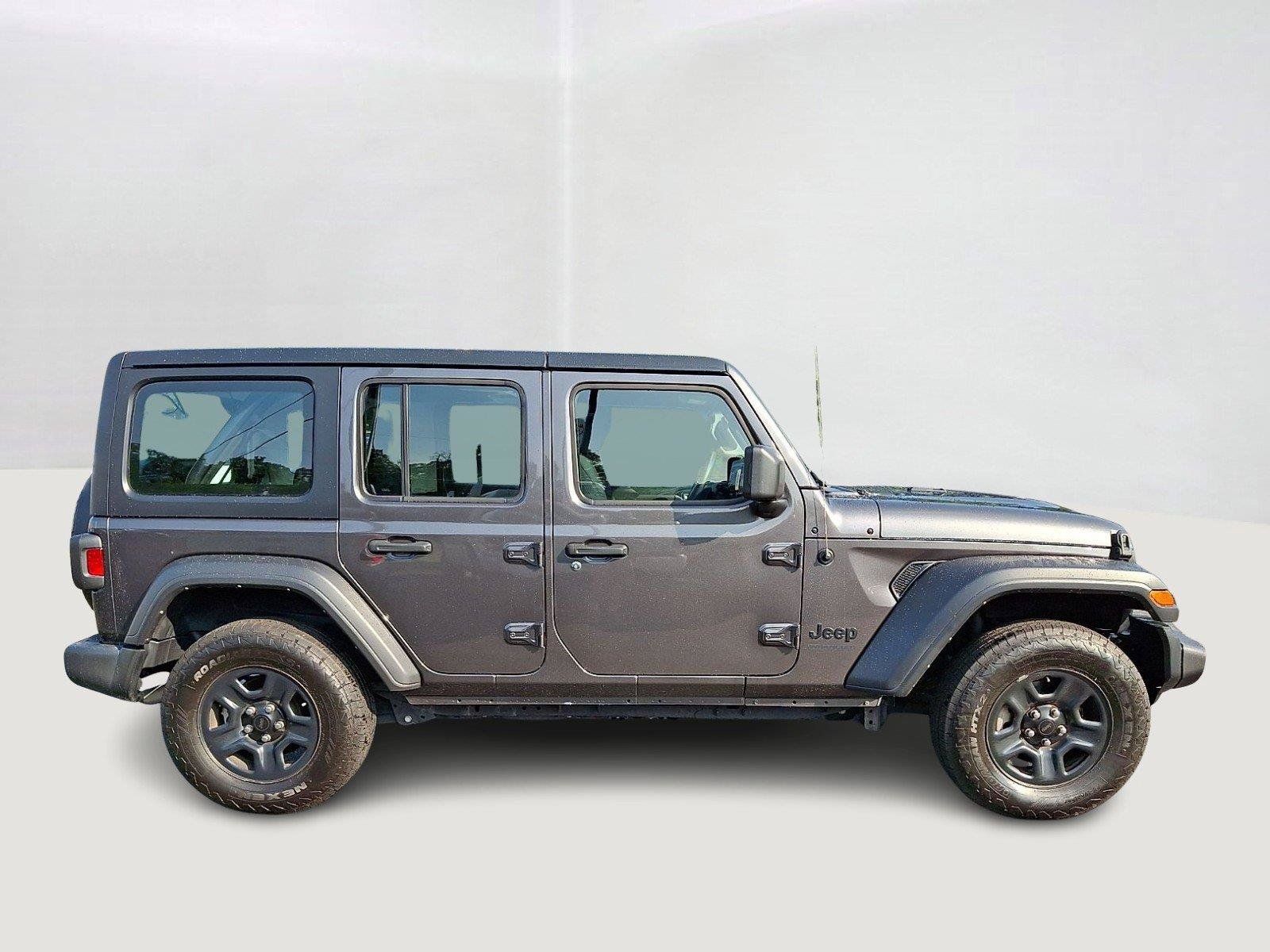 Used 2022 Jeep Wrangler Unlimited Sport AWD/4WD image 7