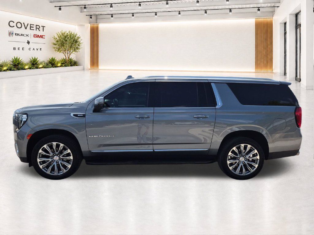 Used 2022 GMC Yukon XL Denali RWD image 7