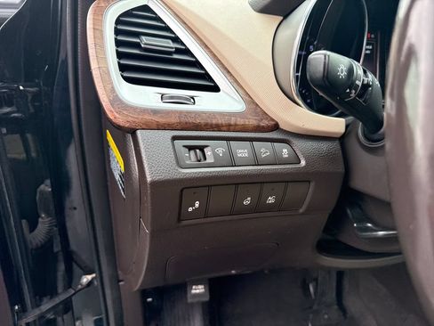 Used 2019 Hyundai Santa Fe XL FWD image 16