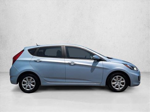 Used 2013 Hyundai Accent GS FWD image 4