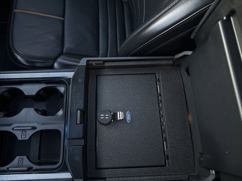 Used 2024 Ford F350 Platinum image 27