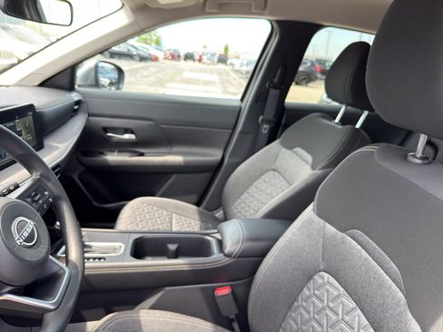 Certified 2025 Nissan Kicks SV AWD/4WD image 26