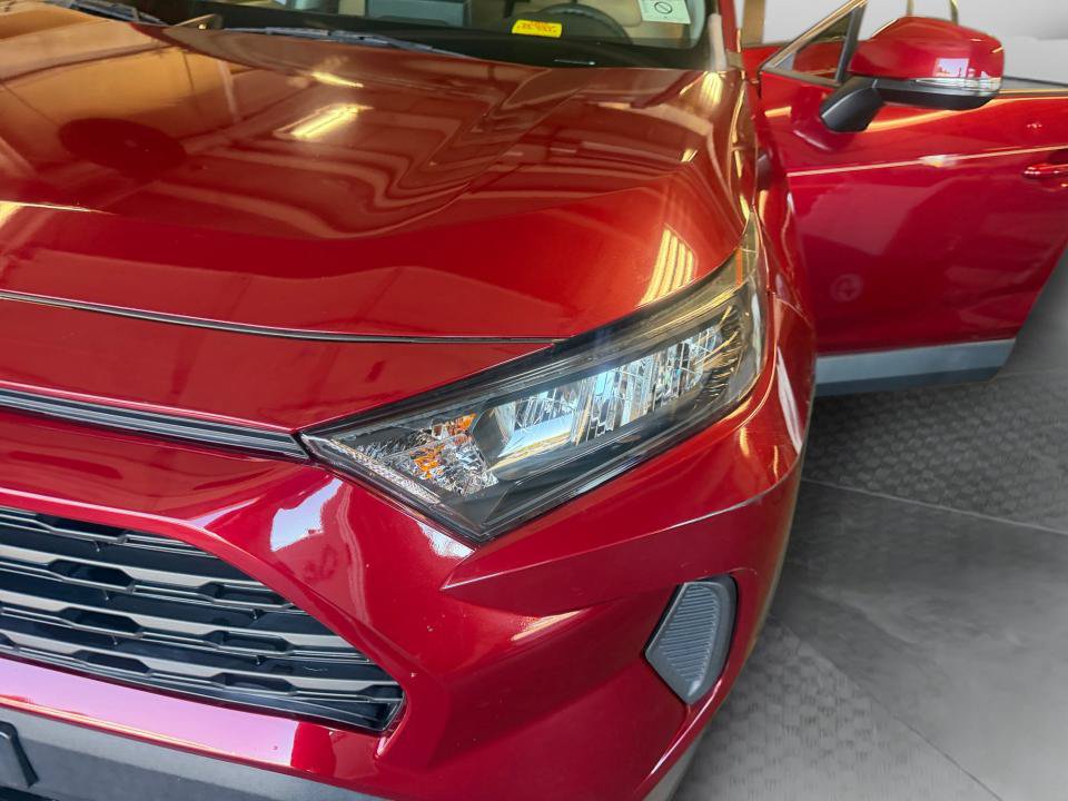 Certified 2021 Toyota RAV4 LE AWD/4WD image 30