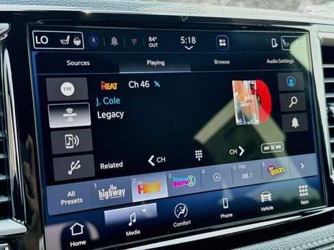 New 2027 Chrysler Pacifica Select AWD/4WD image 19