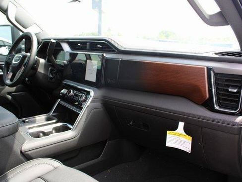 New 2025 GMC Sierra 3500 Denali w/ Technology Package image 13