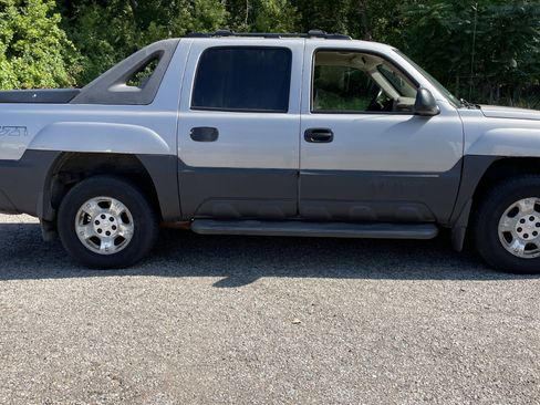 Used 2006 Chevrolet Avalanche LS image 5