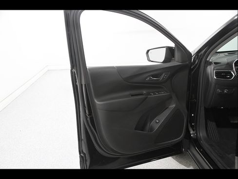 Certified 2023 Chevrolet Equinox LT AWD/4WD image 4