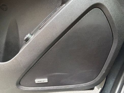 Used 2020 Chevrolet Equinox Premier FWD image 32