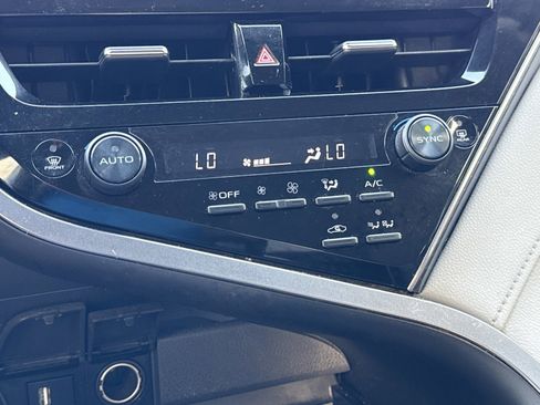 Used 2022 Toyota Camry LE image 22