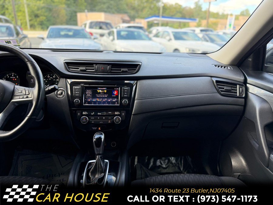Used 2019 Nissan Rogue SV FWD image 24