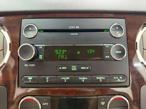 Used 2010 Ford F250 Lariat image 22