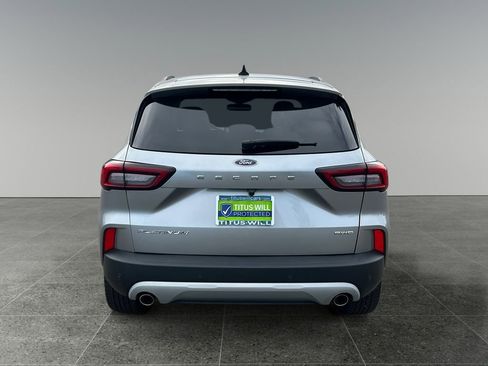 Used 2023 Ford Escape Platinum image 6