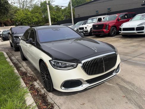 Used 2022 Mercedes-Benz Maybach S 580 4MATIC image 2
