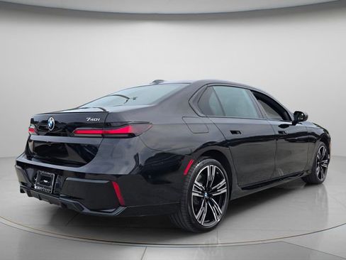 Used 2023 BMW 740i RWD image 8