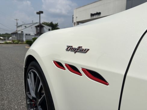 Used 2021 Maserati Ghibli Trofeo image 8