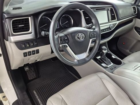 Used 2016 Toyota Highlander Limited Platinum AWD/4WD image 11