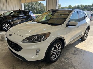 Used 2022 Ford Escape SEL video 1