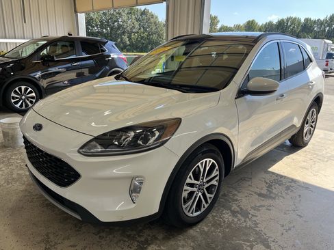 Used 2022 Ford Escape SEL image 1