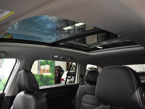 New 2025 Volkswagen Atlas SEL image 37