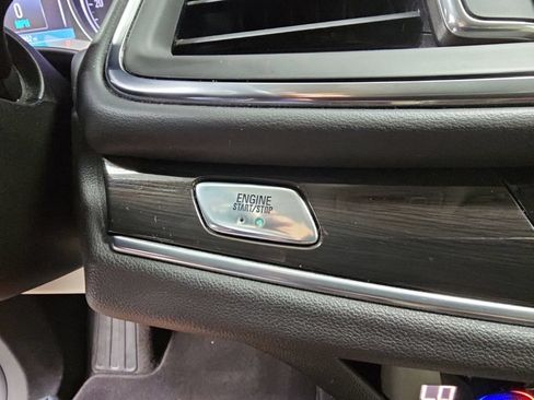 Used 2019 Buick Enclave Essence FWD image 22