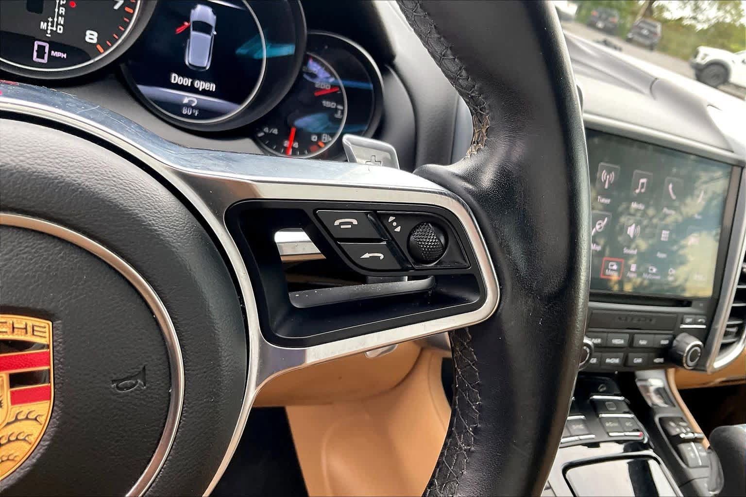 Used 2018 Porsche Cayenne AWD/4WD image 25