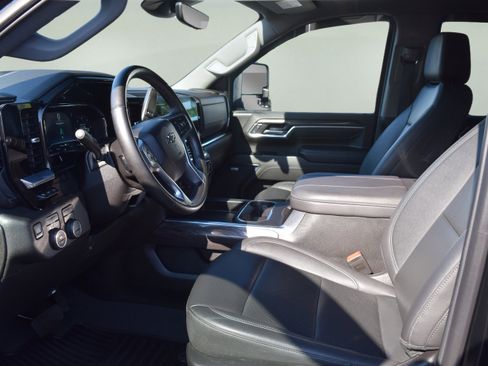 Used 2025 Chevrolet Silverado 2500 LTZ w/ LTZ Plus Package AWD/4WD image 11