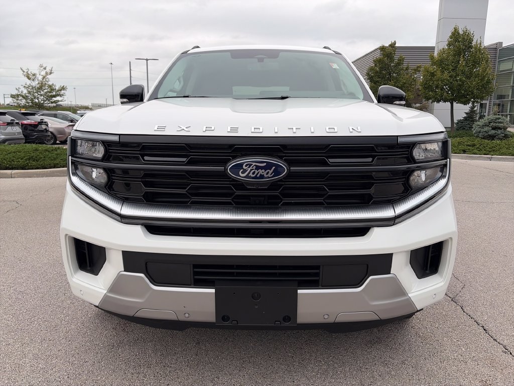 Used 2026 Ford Expedition Max Platinum w/ Platinum Ultimate Package AWD/4WD image 2