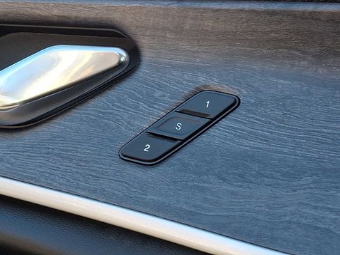 Used 2024 Jeep Grand Cherokee L Limited image 24