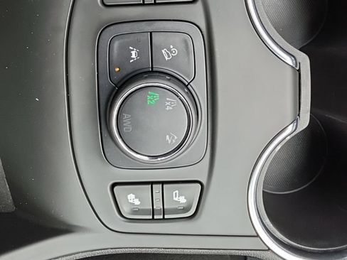 Certified 2023 GMC Terrain SLE w/ Driver Convenience Package AWD/4WD image 19