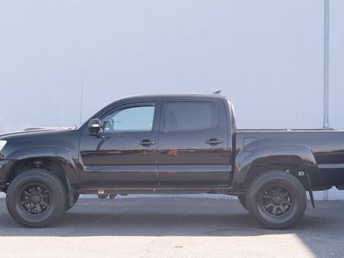 Used 2015 Toyota Tacoma 4x4 Double Cab w/ TRD Sport Package image 21