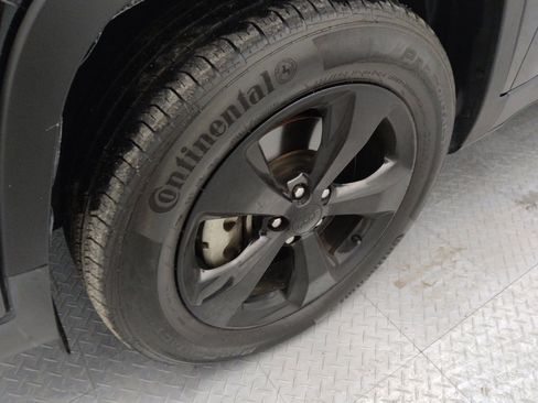 Used 2020 Jeep Cherokee Latitude Plus image 31