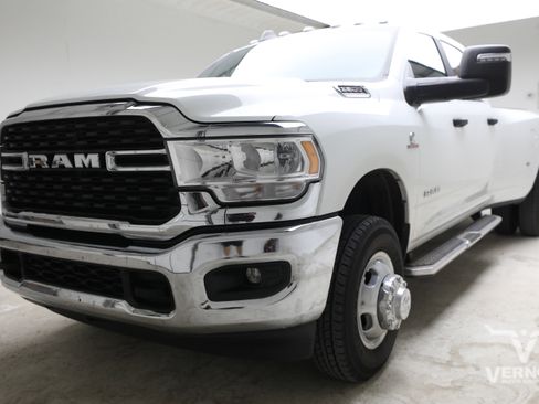 Used 2024 RAM 3500 Big Horn AWD/4WD image 1