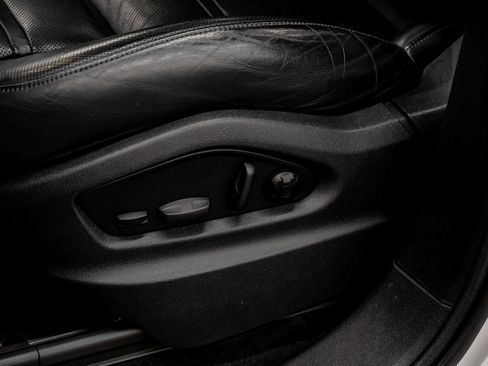 Used 2023 Porsche Cayenne Base image 43