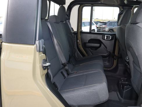 Used 2025 Jeep Gladiator Willys image 30