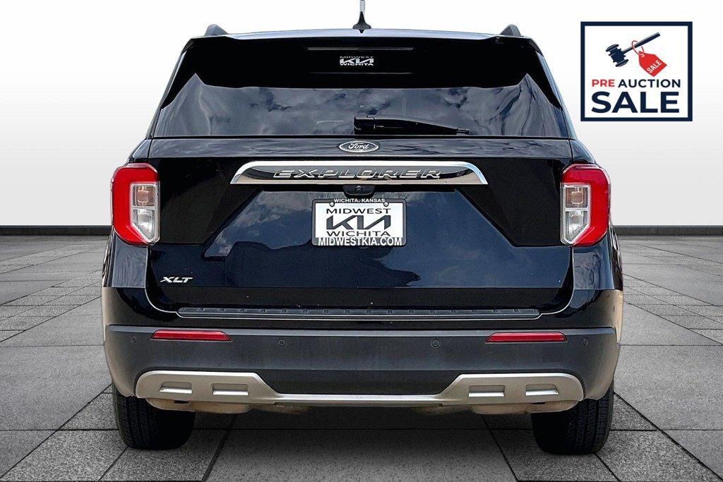 Used 2023 Ford Explorer XLT w/ Equipment Group 202A RWD image 4