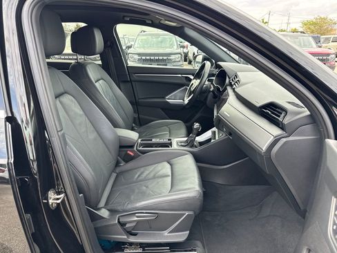 Used 2020 Audi Q3 2.0T Premium image 24
