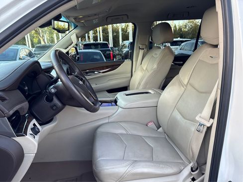 Used 2017 Cadillac Escalade ESV 2WD image 9