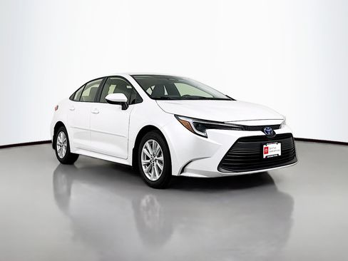 Certified 2024 Toyota Corolla LE w/ LE Convenience Package FWD image 1