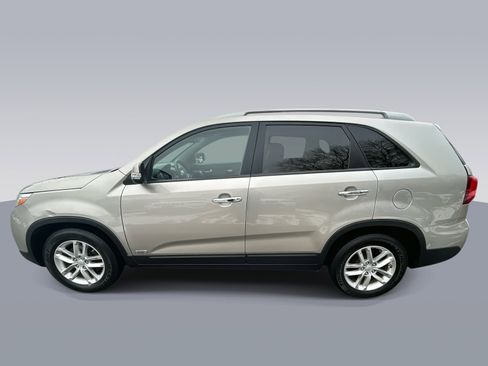 Used 2015 Kia Sorento LX image 6