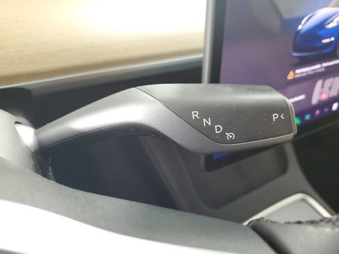 Used 2023 Tesla Model 3 Standard Range image 24