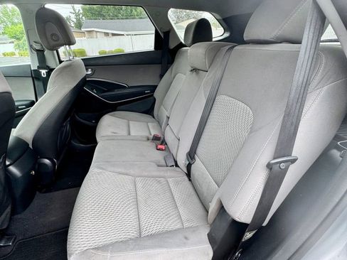 Used 2017 Hyundai Santa Fe SE image 21