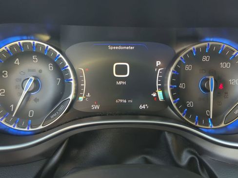 Certified 2019 Chrysler Pacifica Limited w/ Tire & Wheel Group image 18