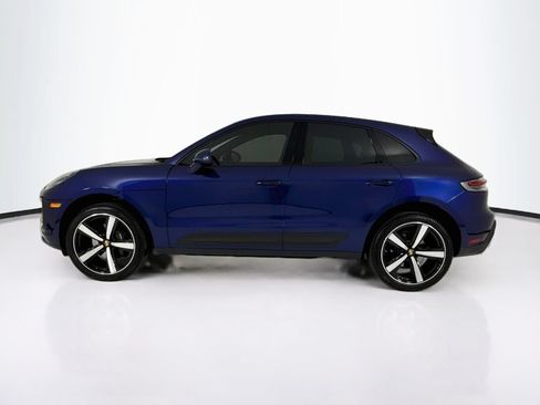 Certified 2025 Porsche Macan AWD/4WD image 2
